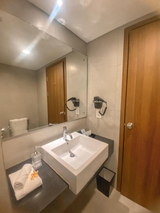 Bess Mansion Hotel Surabaya Wonocolo Luaran gambar