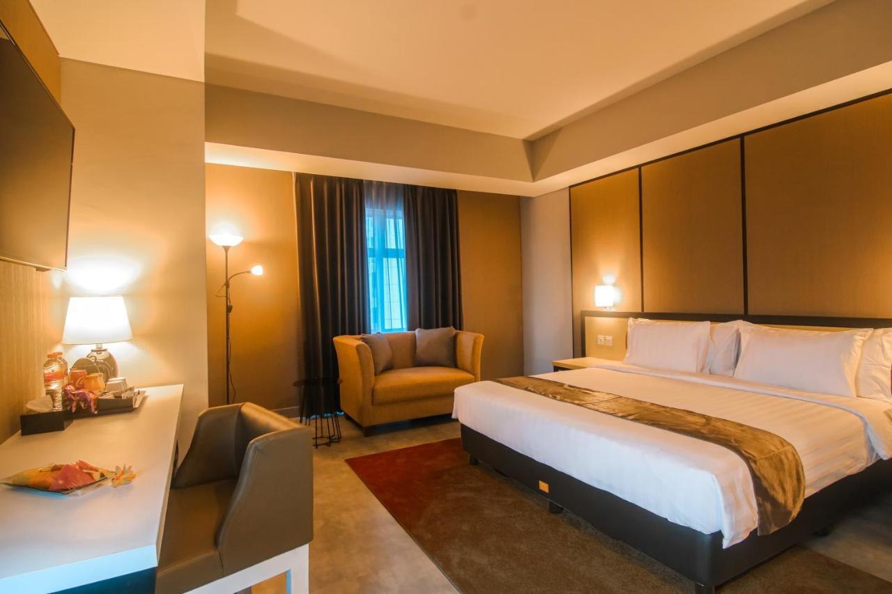 Bess Mansion Hotel Surabaya Wonocolo Luaran gambar